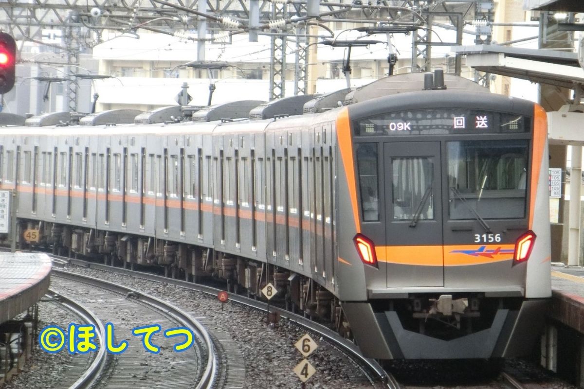 Keisei 3100 Series Out of Service passing through the middle track at Yahiro Station on the Keisei Oshiage Line