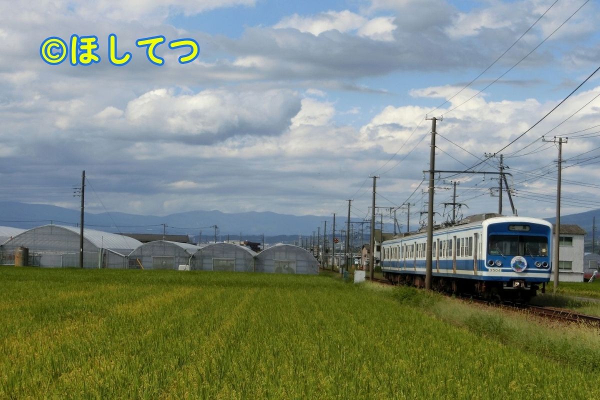 Izu Hakone 3000 Series original livery in autumn rice fields between Kibara and Nirayama