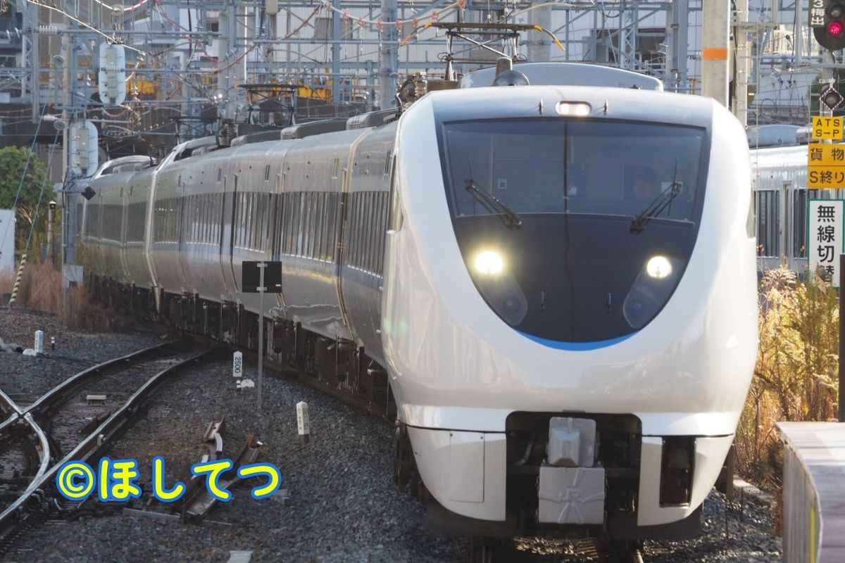特急サンダーバードで活躍するJR西日本683系8000番台の鉄道写真