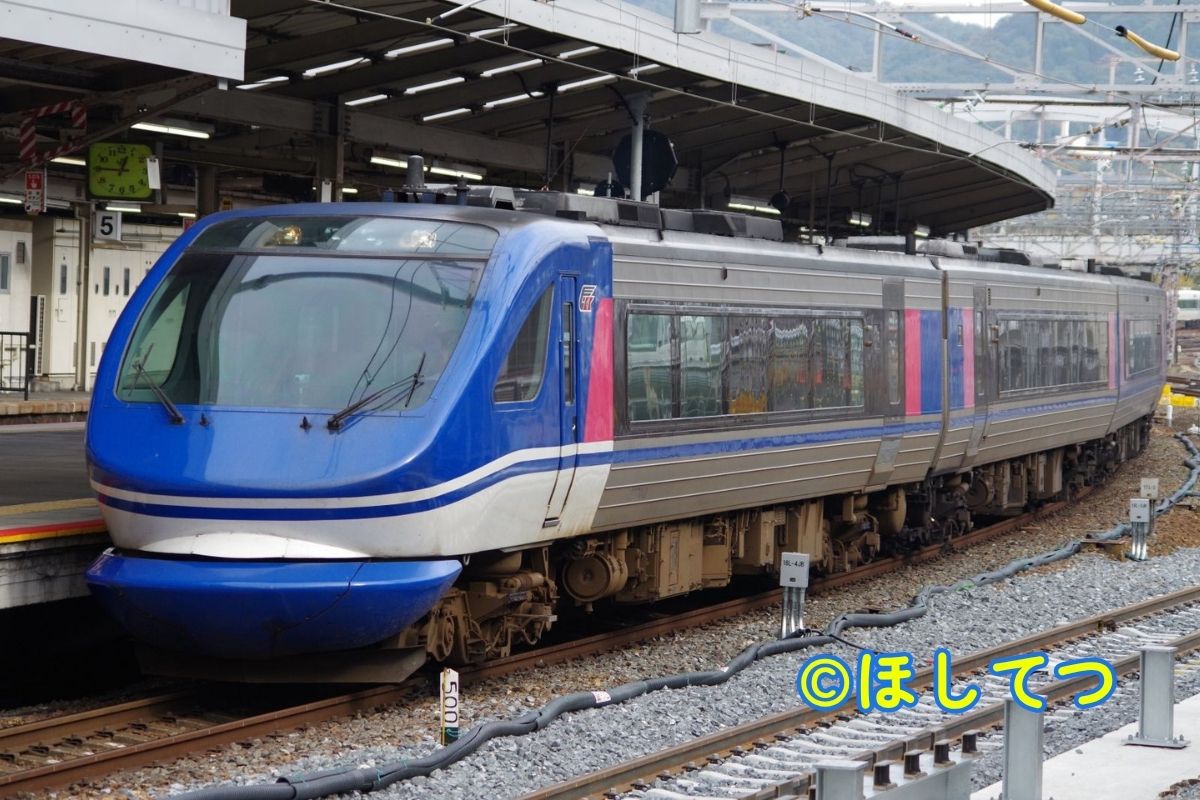 HOT7000型スーパーはくとの鉄道写真