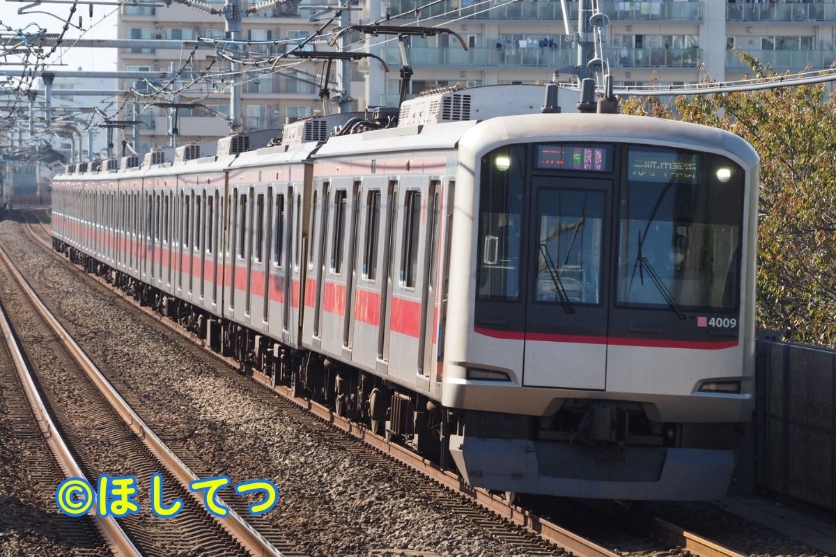 東急電鉄5050系4000番台・西武池袋線中村橋駅の写真]