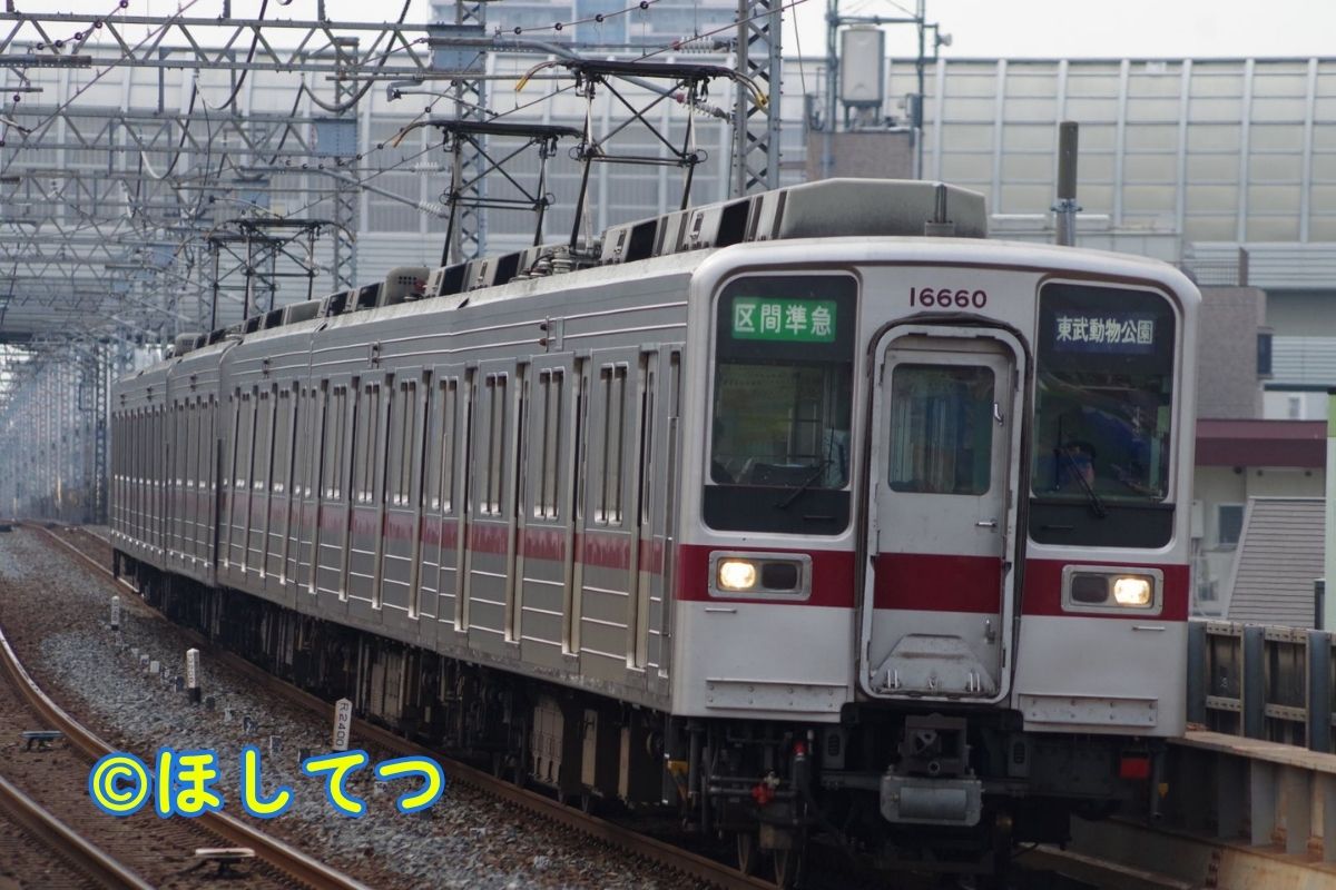 東武鉄道10030系・東武伊勢崎線新田駅の写真