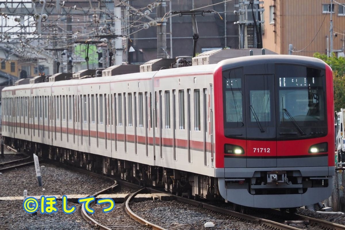 東武鉄道70000系・東武伊勢崎線春日部駅の写真