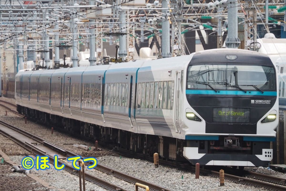 JR東日本E257系2000番台踊り子・東海道本線田町駅（現在は撮影不可）の写真