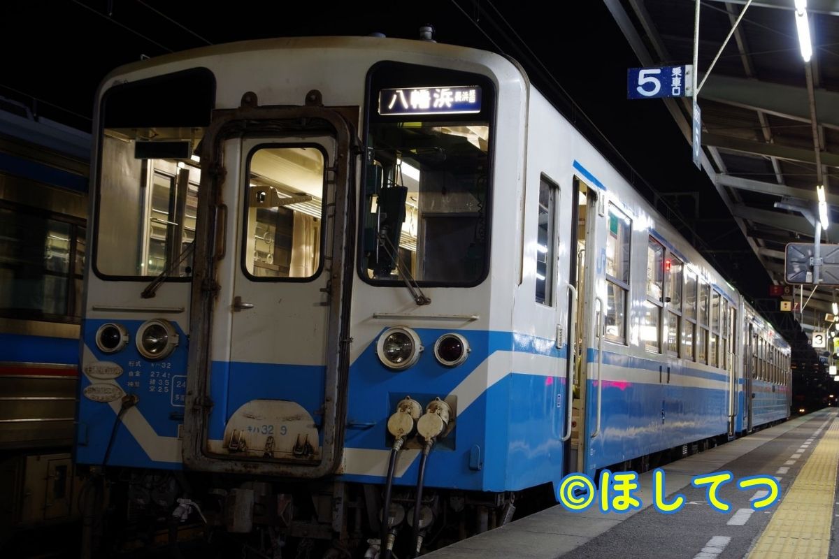 JR四国キハ32系・予讃線松山駅（地上時代）の写真