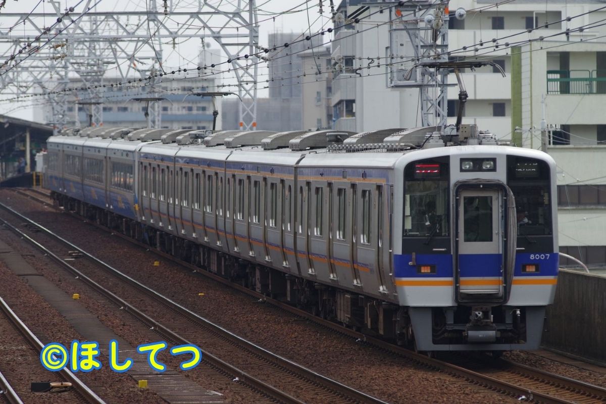南海本線今宮戎駅の南海8000系(Nankai Main Line Imamiyaebisu Station Nankai 8000 series)