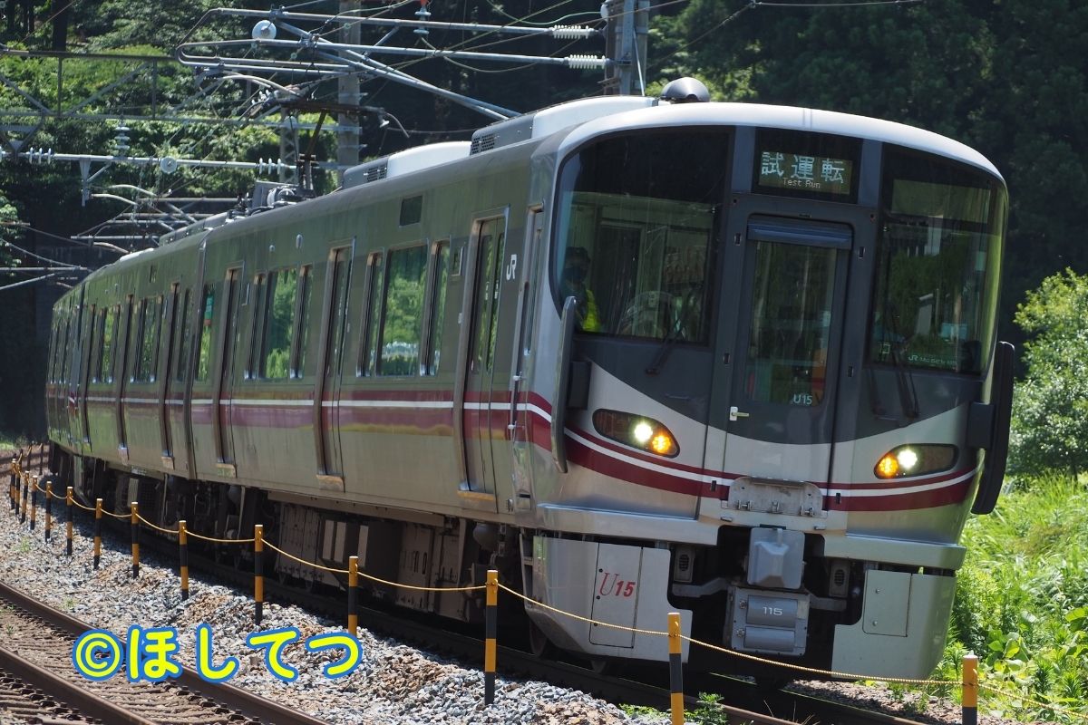 JR西日本521系100番台の鉄道写真