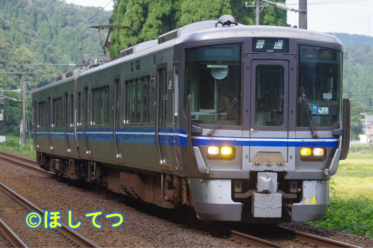 JR西日本521系の鉄道写真