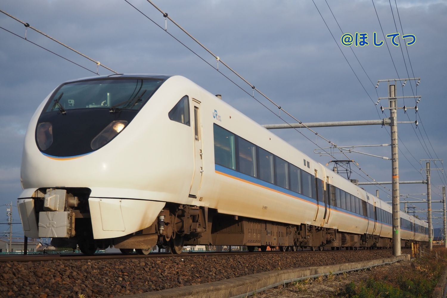 JR西日本683系0番台しらさぎ