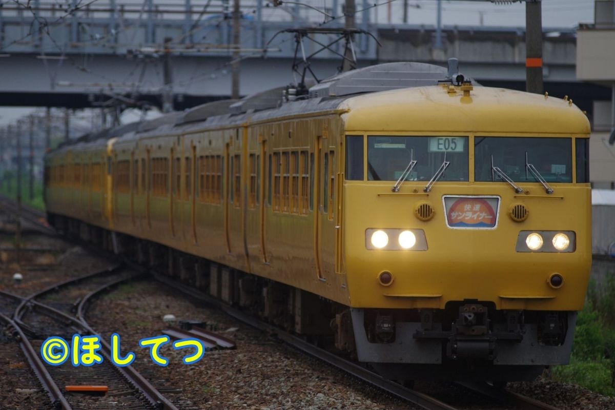 JR西日本117系瀬戸内地域色の鉄道写真