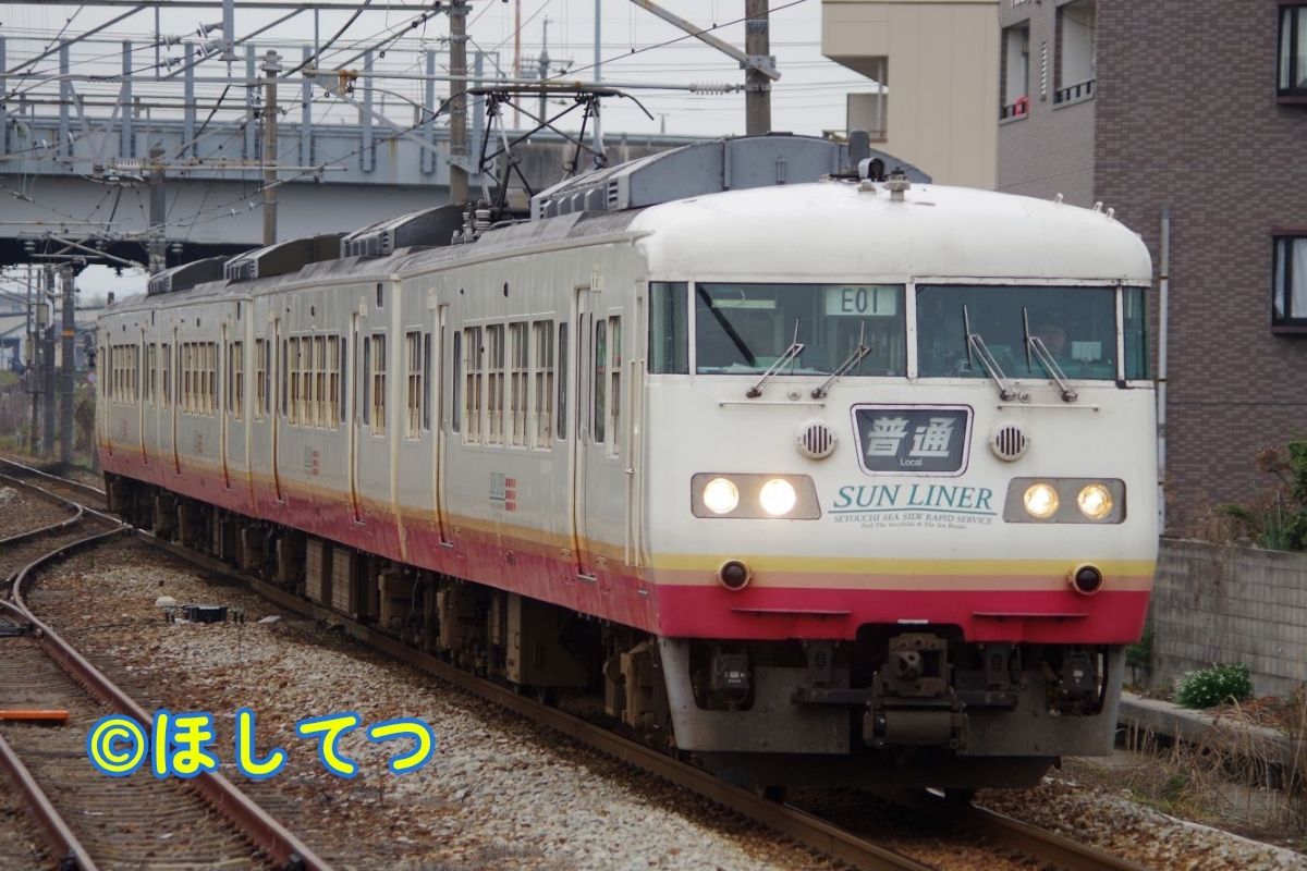 JR西日本117系サンライナー色の鉄道写真