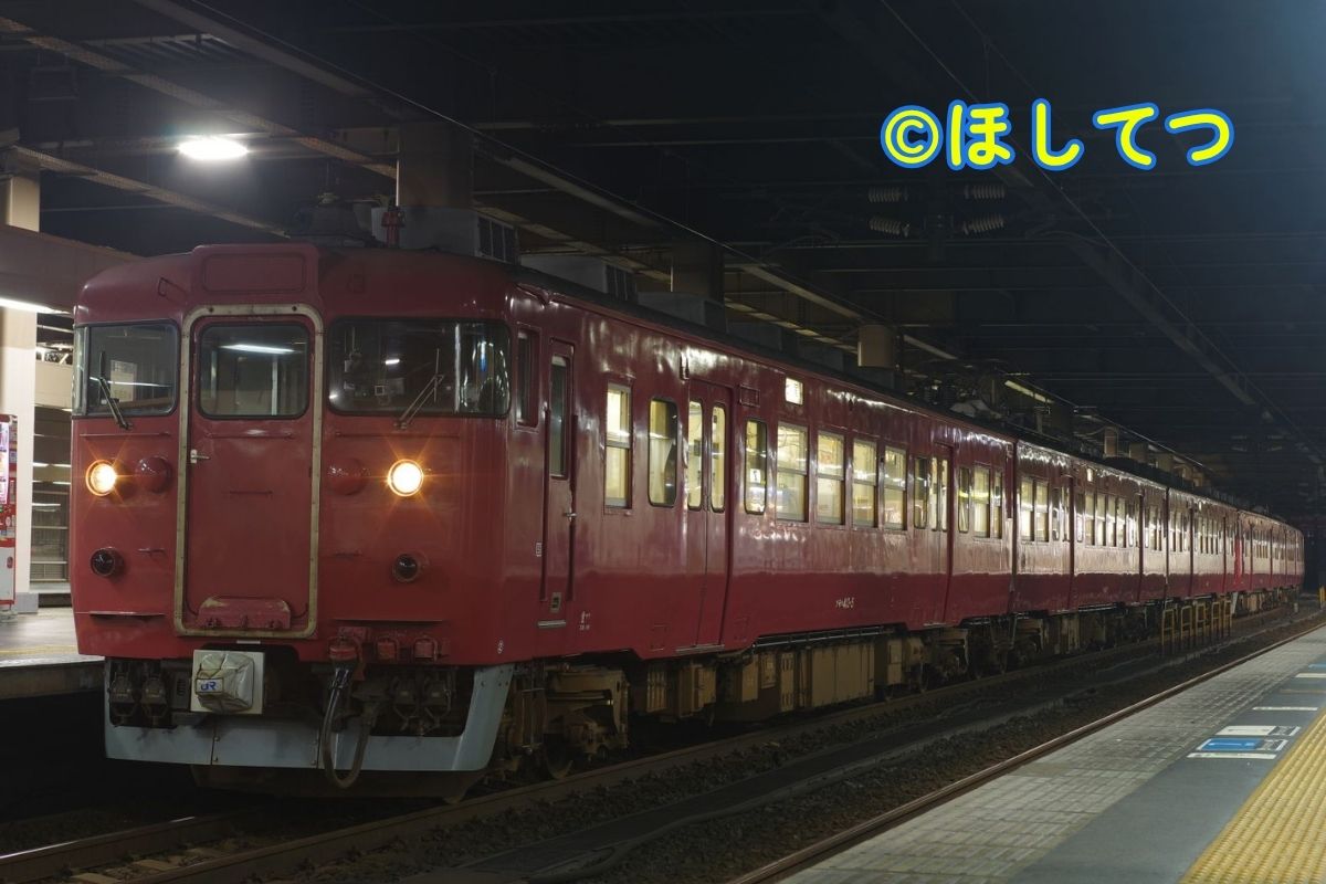 JR西日本413系七尾地域色の鉄道写真