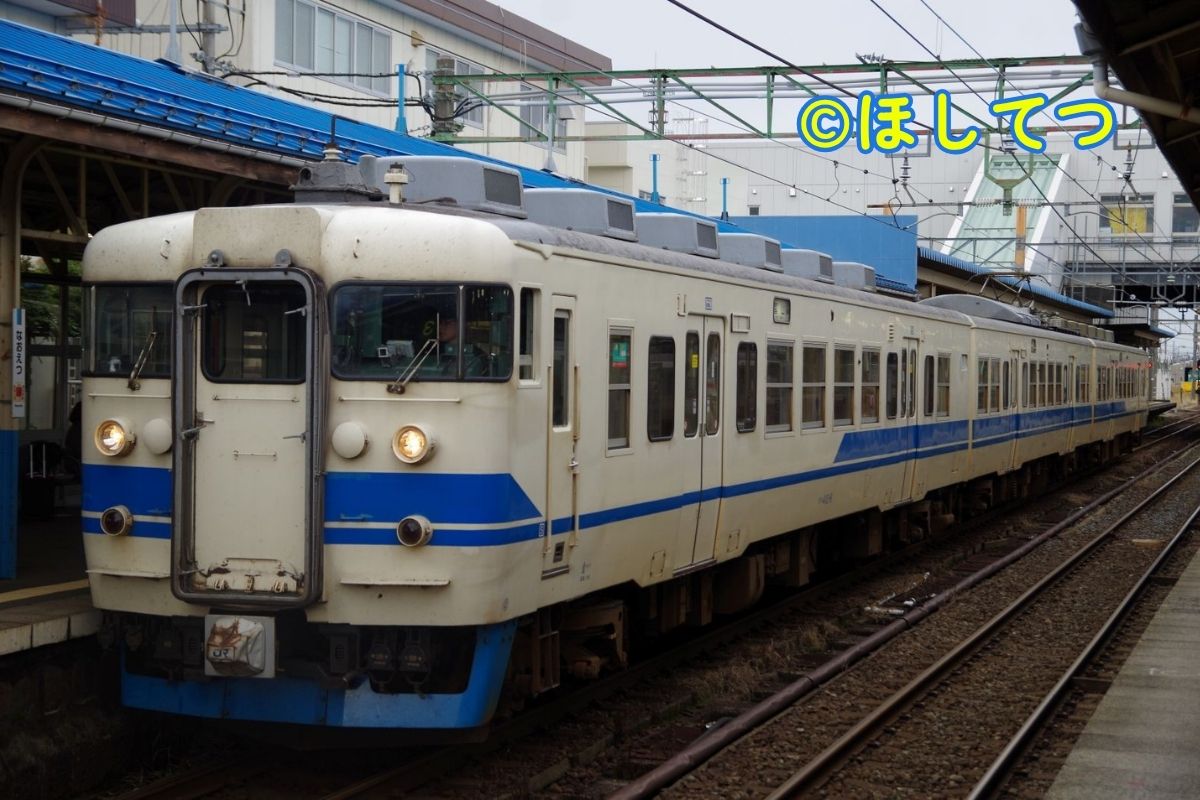 JR西日本413系新北陸色の鉄道写真