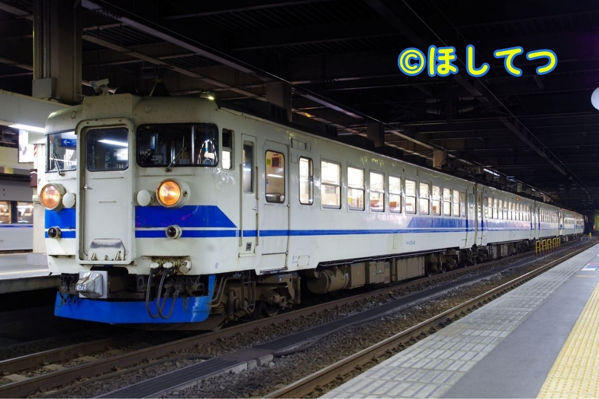 JR西日本475系新北陸色の鉄道写真