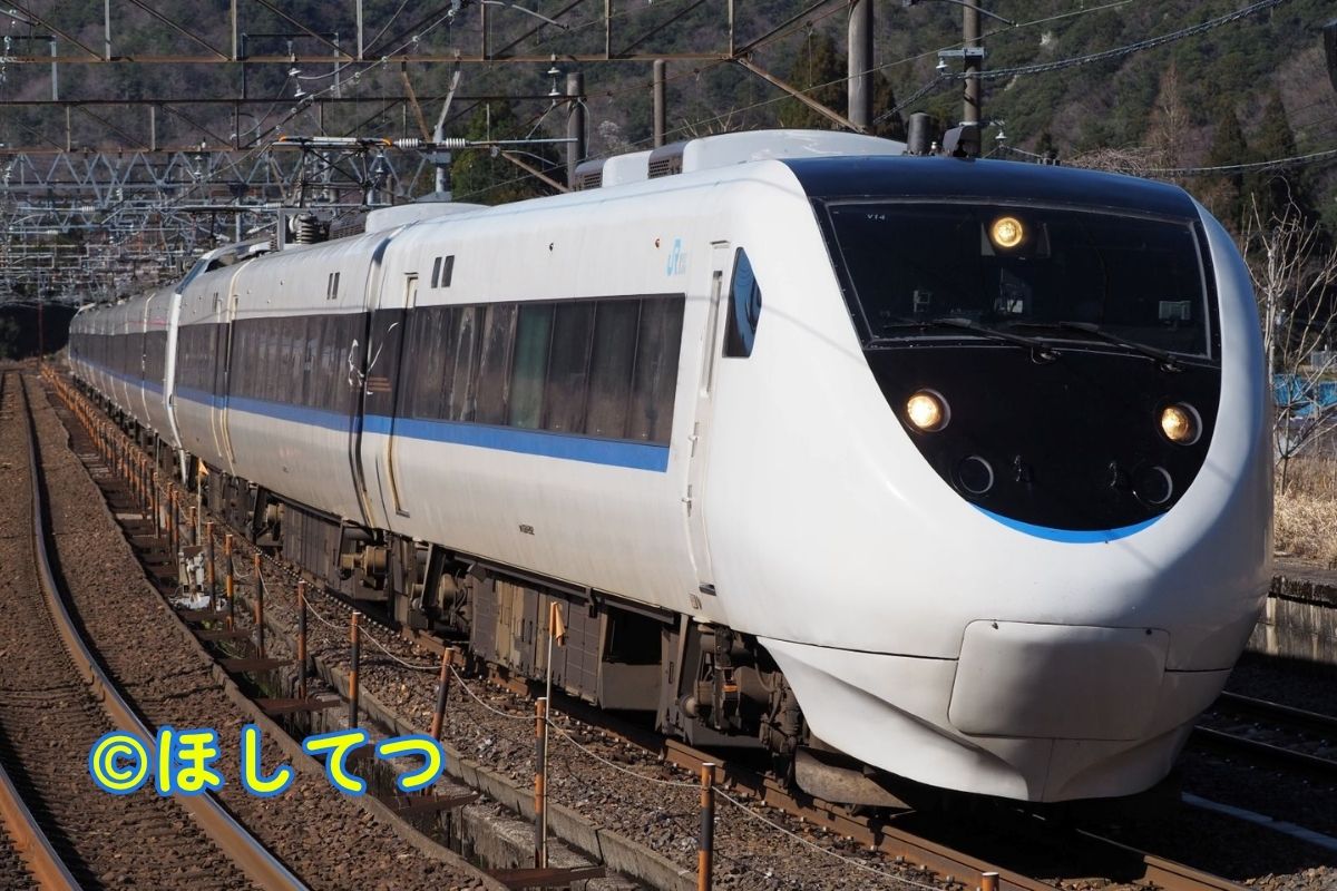 JR西日本681系0番台サンダーバード新塗装の鉄道写真