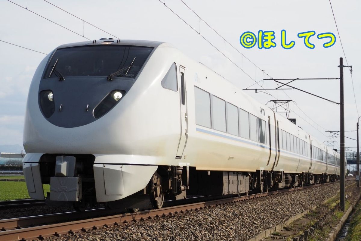 JR西日本683系8000番台しらさぎの鉄道写真